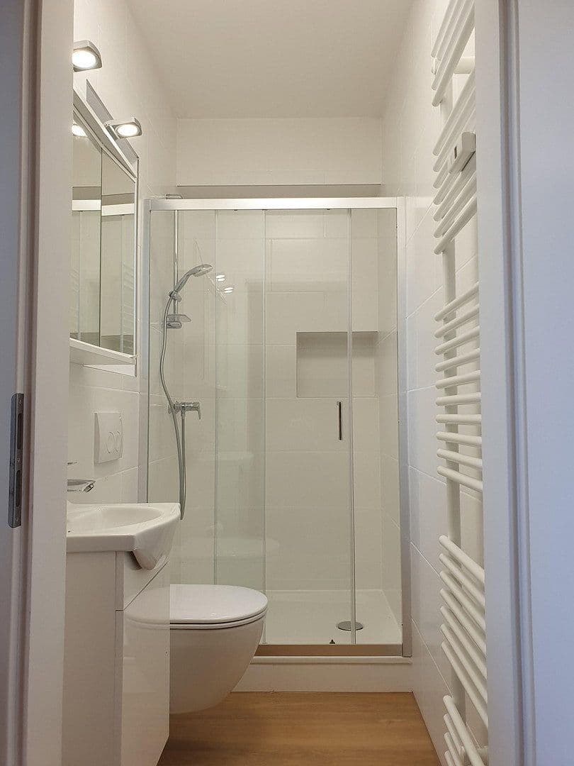 Prenájom bytu 1-izbový 35 m², München, Bavorsko Prenájom bytu 1-izbový 35 m², München, Bavorsko