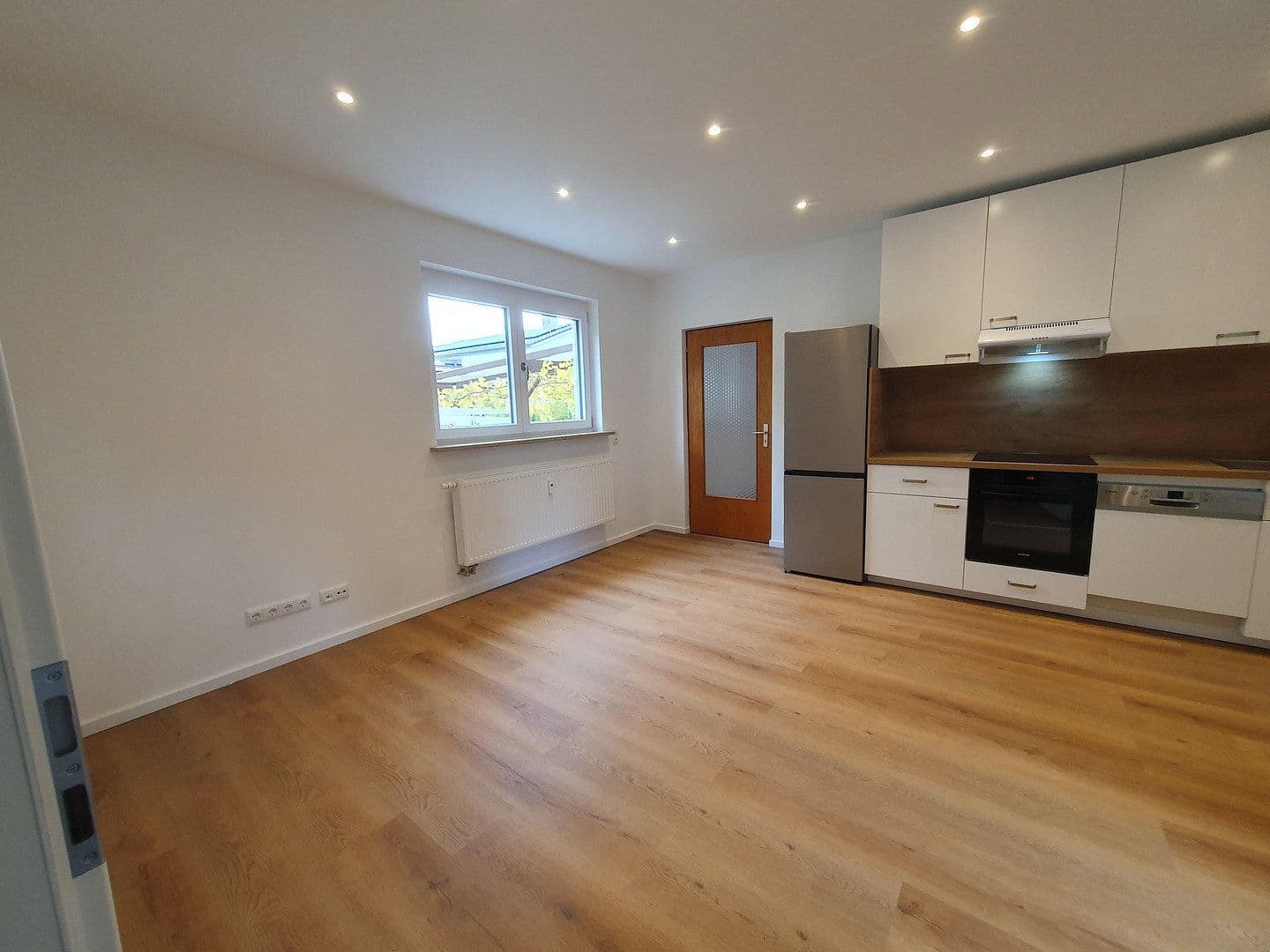 Prenájom bytu 1-izbový 35 m², München, Bavorsko Prenájom bytu 1-izbový 35 m², München, Bavorsko