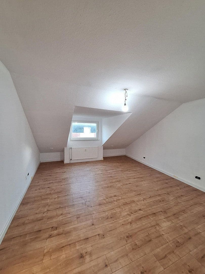 Prenájom bytu 3-izbový 90 m², Kirchweg 21, Garbsen, Dolné Sasko Prenájom bytu 3-izbový 90 m², Kirchweg 21, Garbsen, Dolné Sasko