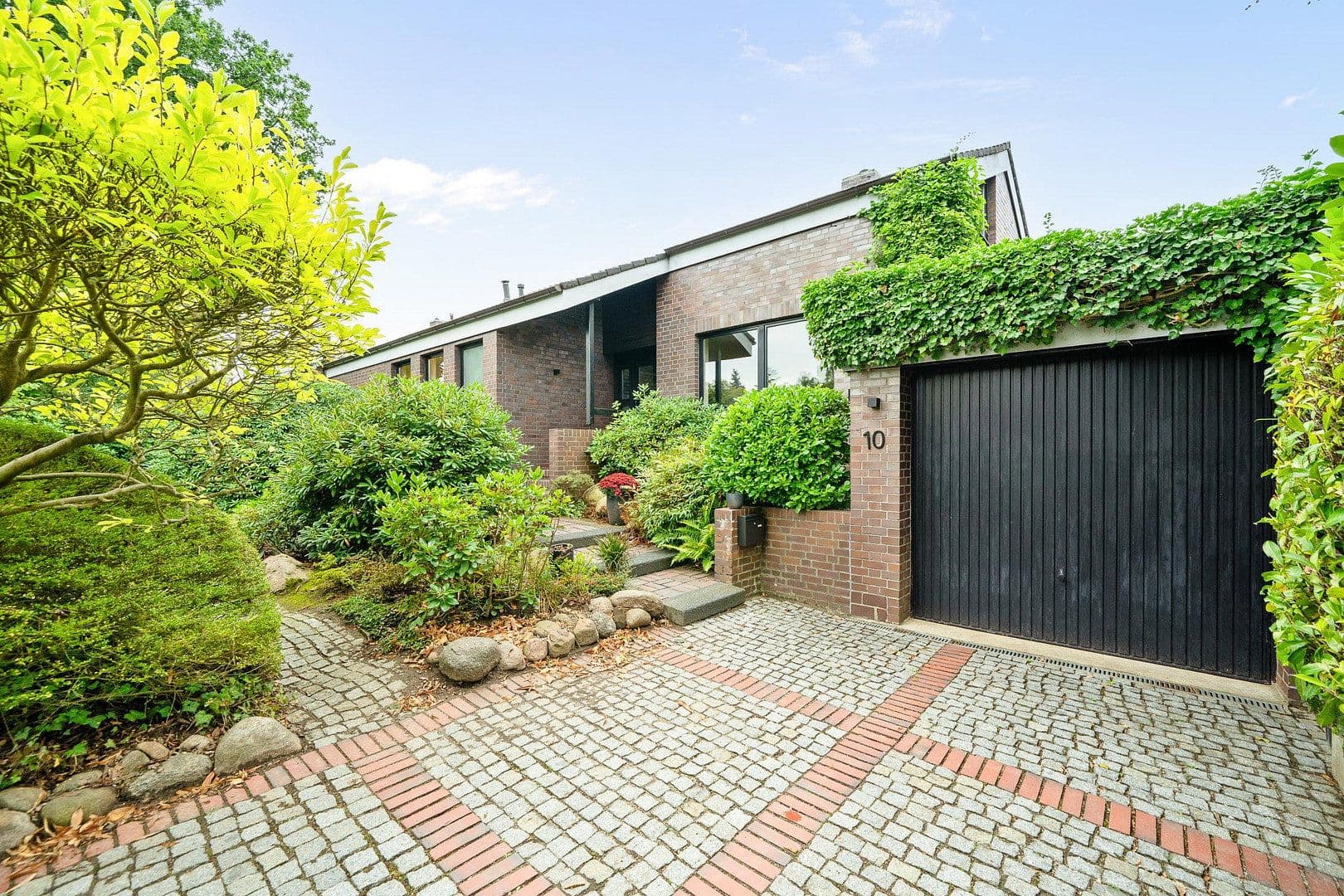 Predaj domu 266 m², pozemok 1.338 m², Blautannenweg 10, Wentorf bei Hamburg, Šlezvicko-Holštajnsko Predaj domu 266 m², pozemok 1.338 m², Blautannenweg 10, Wentorf bei Hamburg, Šlezvicko-Holštajnsko