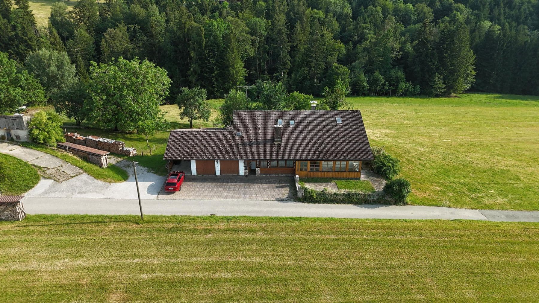 Predaj domu 376 m², pozemok 960 m², Traunstein, Bavorsko Predaj domu 376 m², pozemok 960 m², Traunstein, Bavorsko