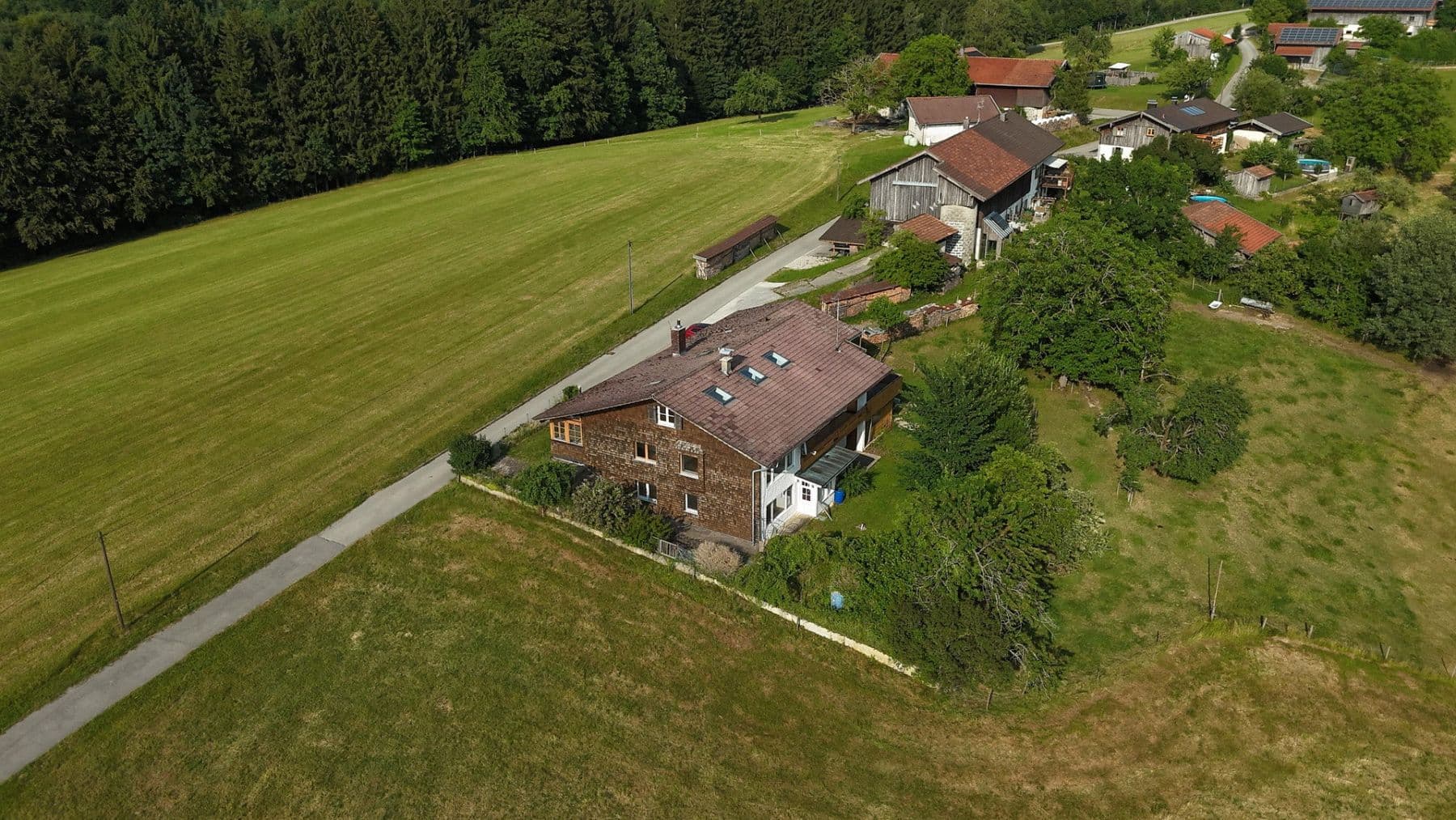 Predaj domu 376 m², pozemok 960 m², Traunstein, Bavorsko Predaj domu 376 m², pozemok 960 m², Traunstein, Bavorsko