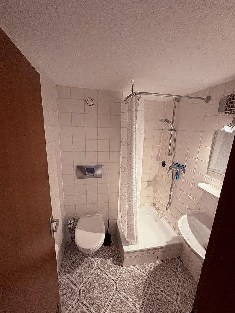 Prenájom bytu 1-izbový 31 m², Schiersteiner Straße 33, Wiesbaden, Hesensko Prenájom bytu 1-izbový 31 m², Schiersteiner Straße 33, Wiesbaden, Hesensko