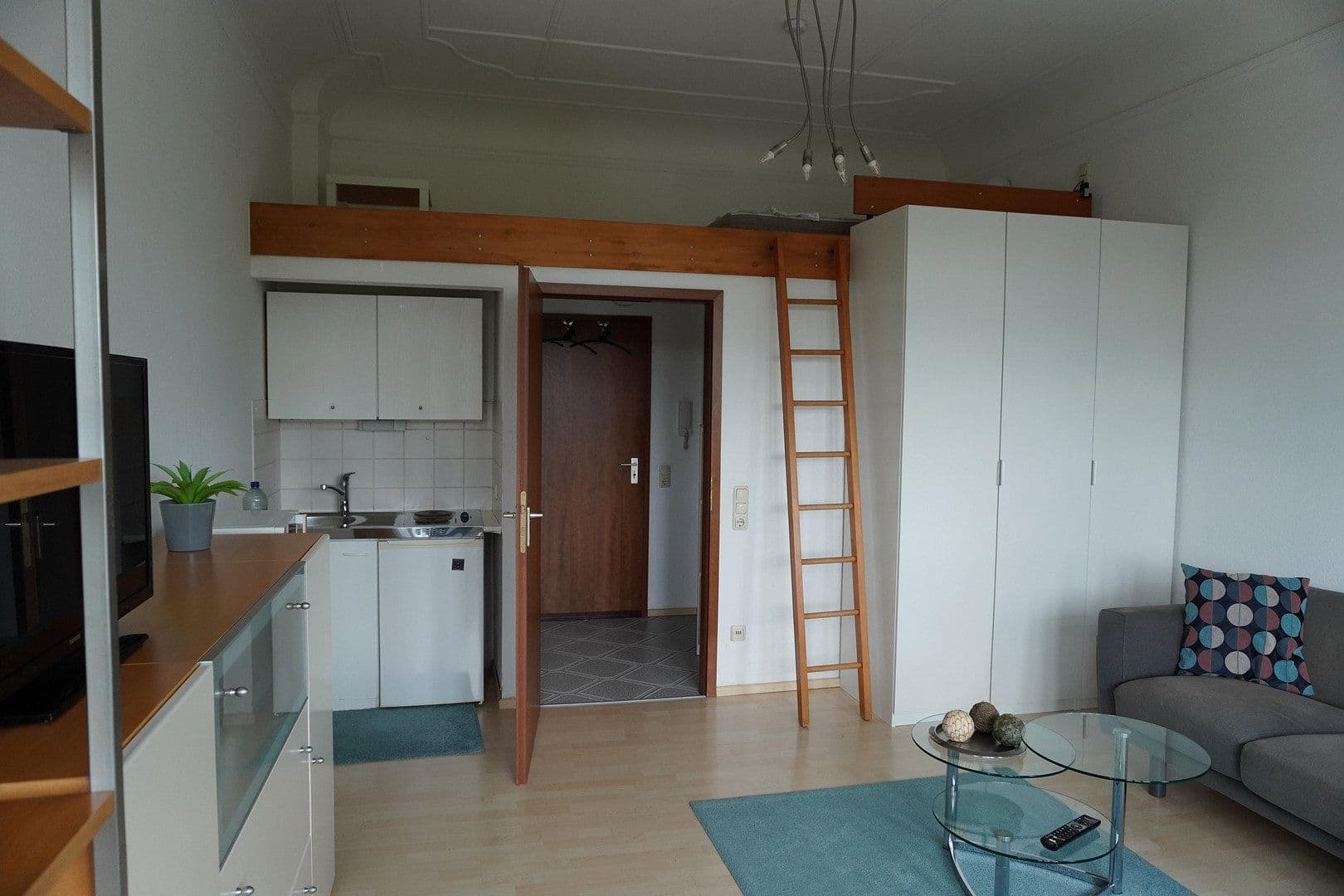 Prenájom bytu 1-izbový 31 m², Schiersteiner Straße 33, Wiesbaden, Hesensko Prenájom bytu 1-izbový 31 m², Schiersteiner Straße 33, Wiesbaden, Hesensko