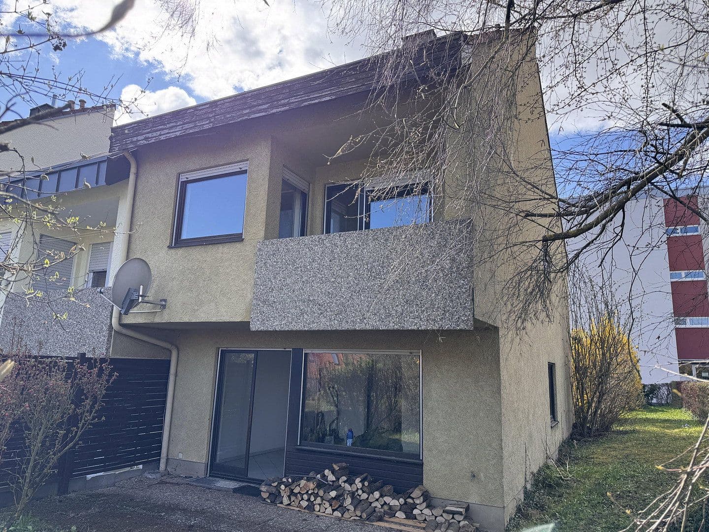 Predaj domu 150 m², pozemok 356 m², Riemenschneiderstr. 34, Estenfeld, Bavorsko Predaj domu 150 m², pozemok 356 m², Riemenschneiderstr. 34, Estenfeld, Bavorsko