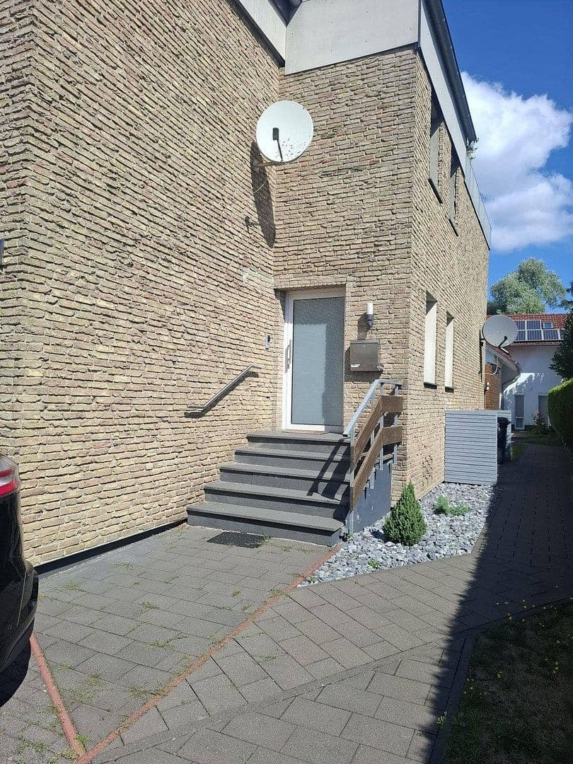Prenájom bytu 5-izbový 140 m², Bielefeld, Severné Porýnie - Westfálsko Prenájom bytu 5-izbový 140 m², Bielefeld, Severné Porýnie - Westfálsko