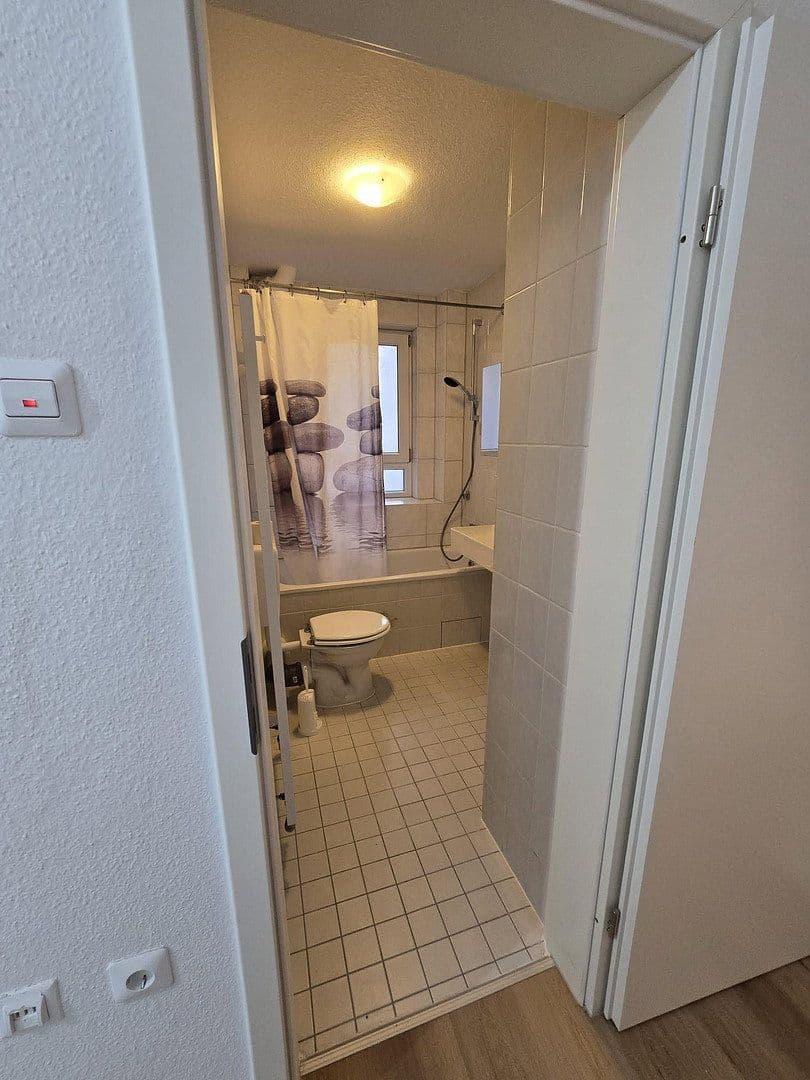 Prenájom bytu 2-izbový 58 m², Friedenstr. 27, Karlsruhe, Bádensko-Wurttembersko Prenájom bytu 2-izbový 58 m², Friedenstr. 27, Karlsruhe, Bádensko-Wurttembersko