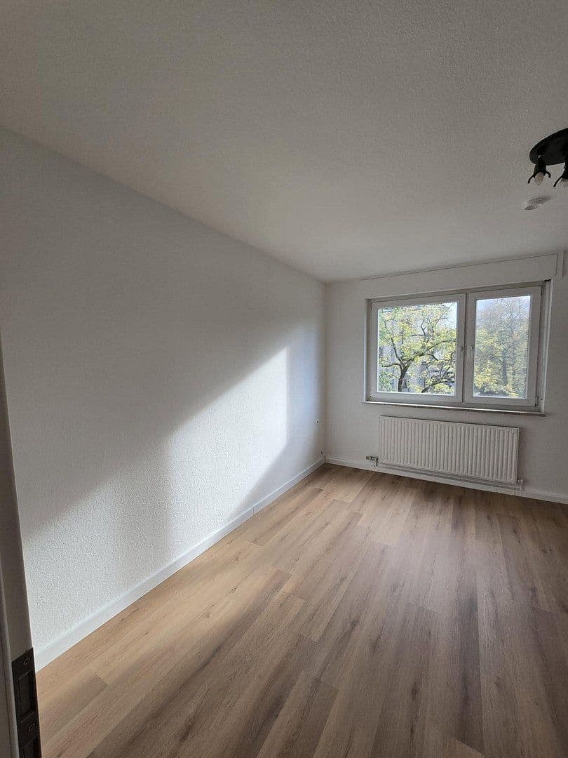 Prenájom bytu 2-izbový 58 m², Friedenstr. 27, Karlsruhe, Bádensko-Wurttembersko Prenájom bytu 2-izbový 58 m², Friedenstr. 27, Karlsruhe, Bádensko-Wurttembersko