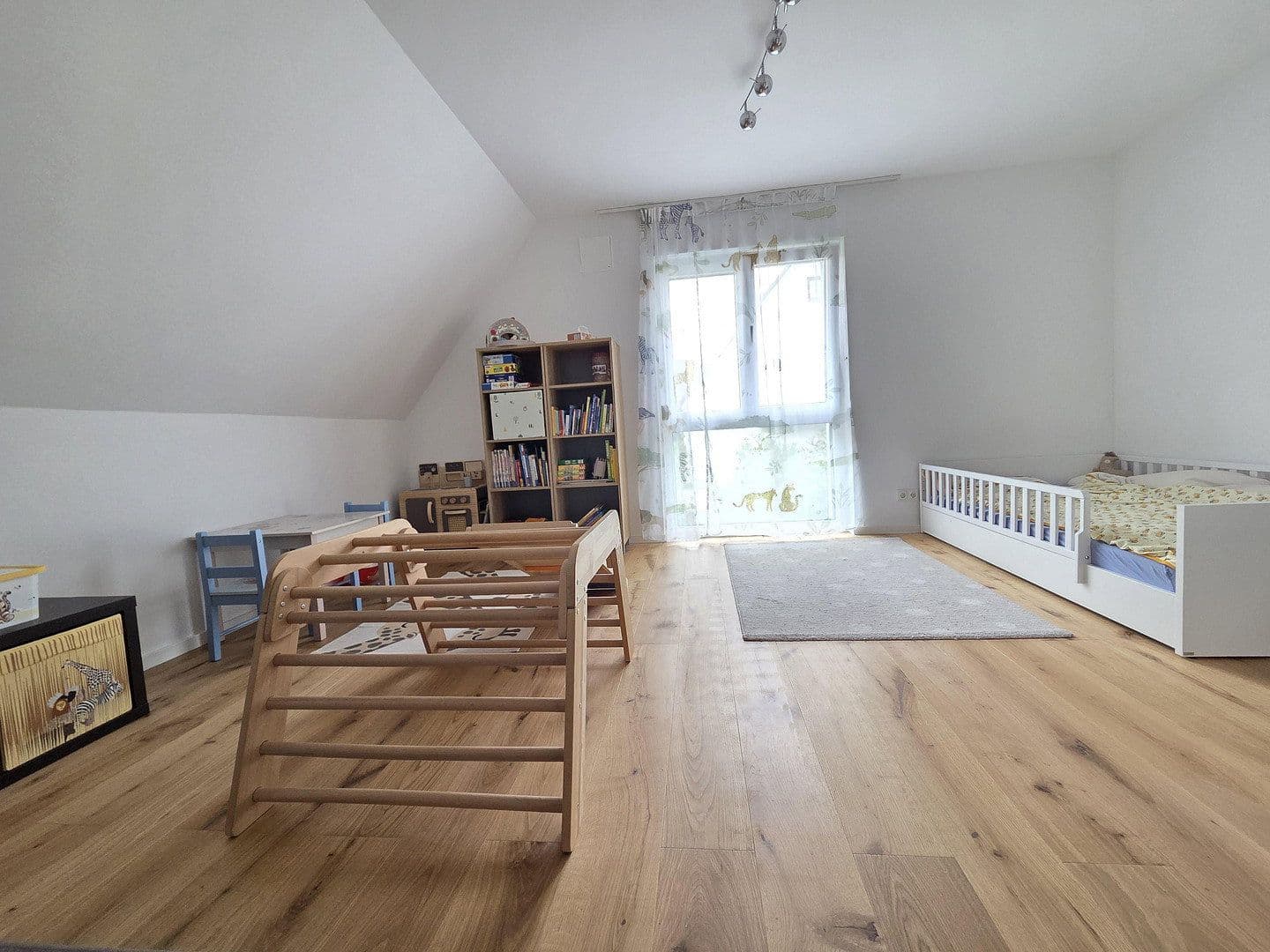 Predaj domu 168 m², pozemok 548 m², Diedorf, Bavorsko Predaj domu 168 m², pozemok 548 m², Diedorf, Bavorsko
