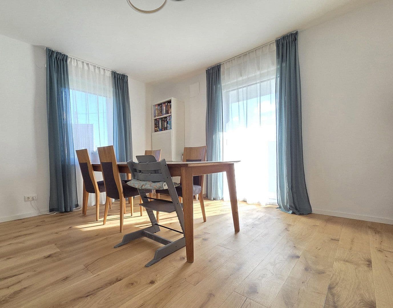 Predaj domu 168 m², pozemok 548 m², Diedorf, Bavorsko Predaj domu 168 m², pozemok 548 m², Diedorf, Bavorsko