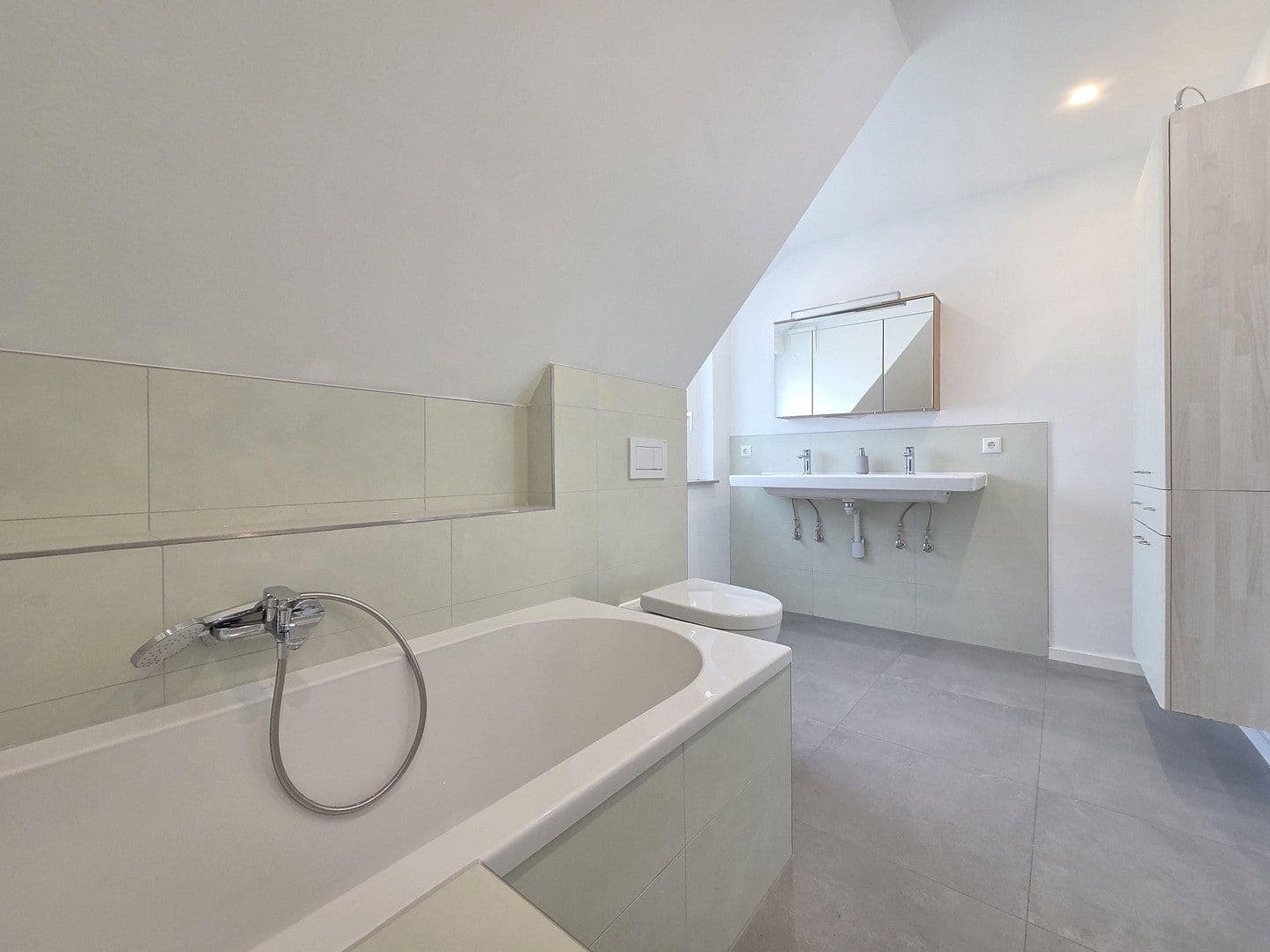Predaj domu 168 m², pozemok 548 m², Diedorf, Bavorsko Predaj domu 168 m², pozemok 548 m², Diedorf, Bavorsko