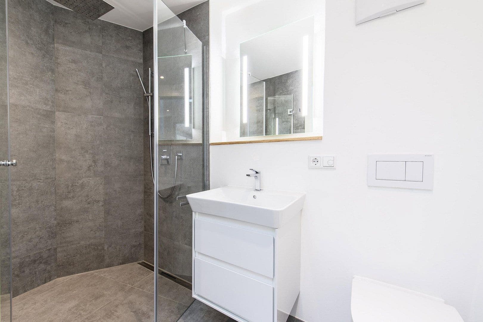 Prenájom bytu 4-izbový 159 m², Kaiserstraße 2, Rosenheim, Bavorsko Prenájom bytu 4-izbový 159 m², Kaiserstraße 2, Rosenheim, Bavorsko