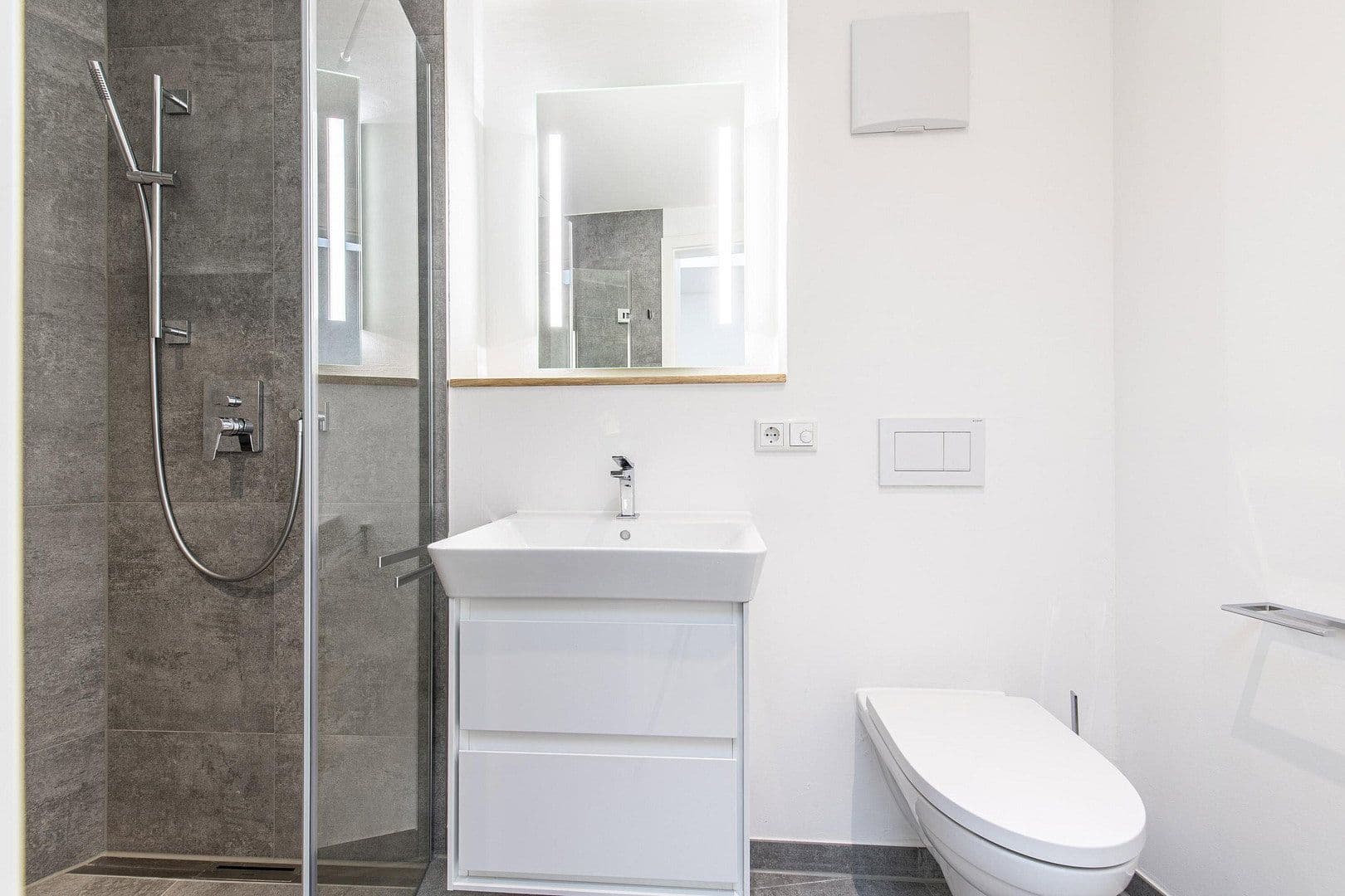 Prenájom bytu 4-izbový 159 m², Kaiserstraße 2, Rosenheim, Bavorsko Prenájom bytu 4-izbový 159 m², Kaiserstraße 2, Rosenheim, Bavorsko