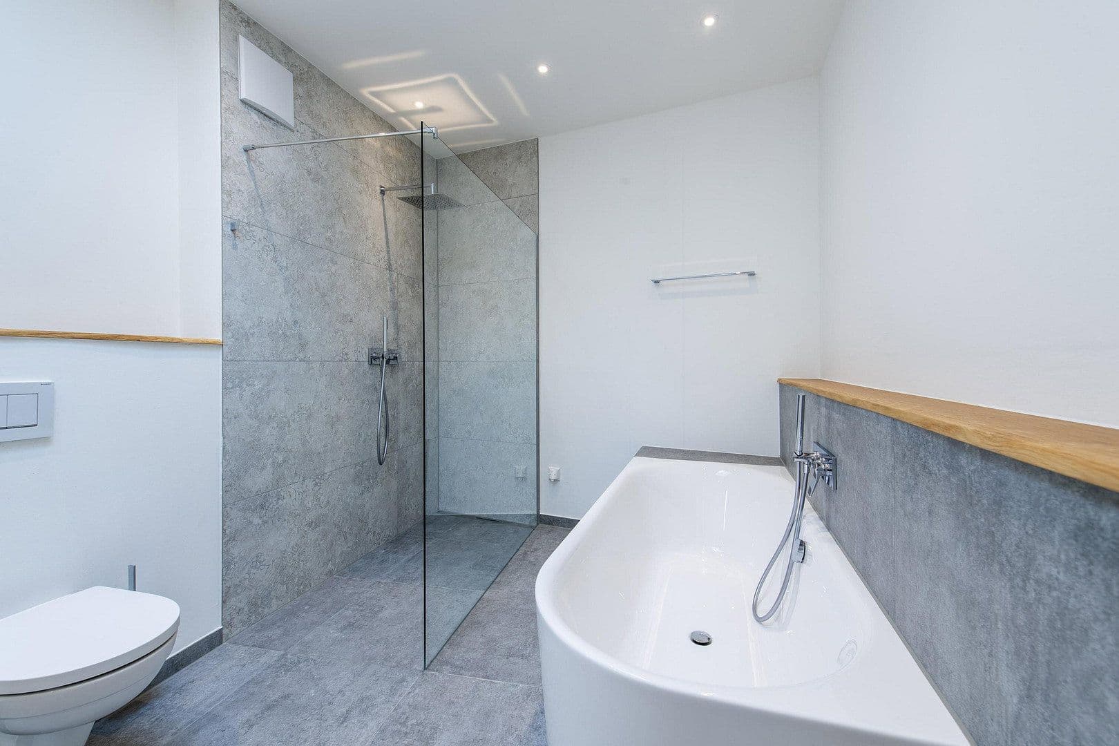 Prenájom bytu 4-izbový 159 m², Kaiserstraße 2, Rosenheim, Bavorsko Prenájom bytu 4-izbový 159 m², Kaiserstraße 2, Rosenheim, Bavorsko