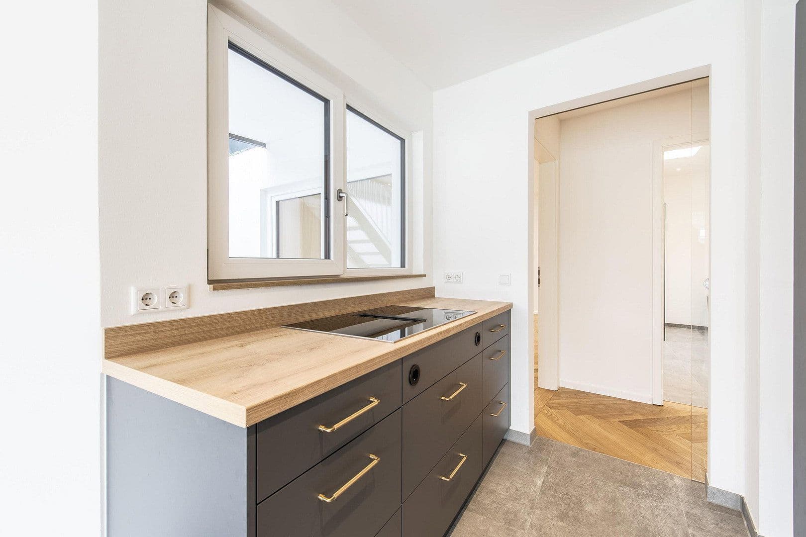 Prenájom bytu 4-izbový 159 m², Kaiserstraße 2, Rosenheim, Bavorsko Prenájom bytu 4-izbový 159 m², Kaiserstraße 2, Rosenheim, Bavorsko
