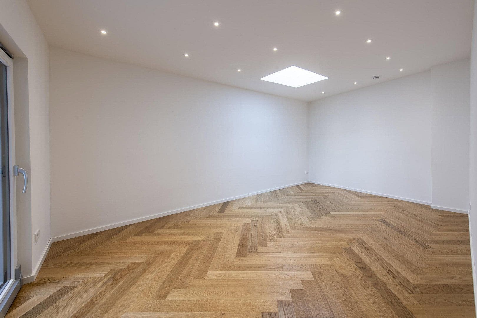 Prenájom bytu 4-izbový 159 m², Kaiserstraße 2, Rosenheim, Bavorsko Prenájom bytu 4-izbový 159 m², Kaiserstraße 2, Rosenheim, Bavorsko