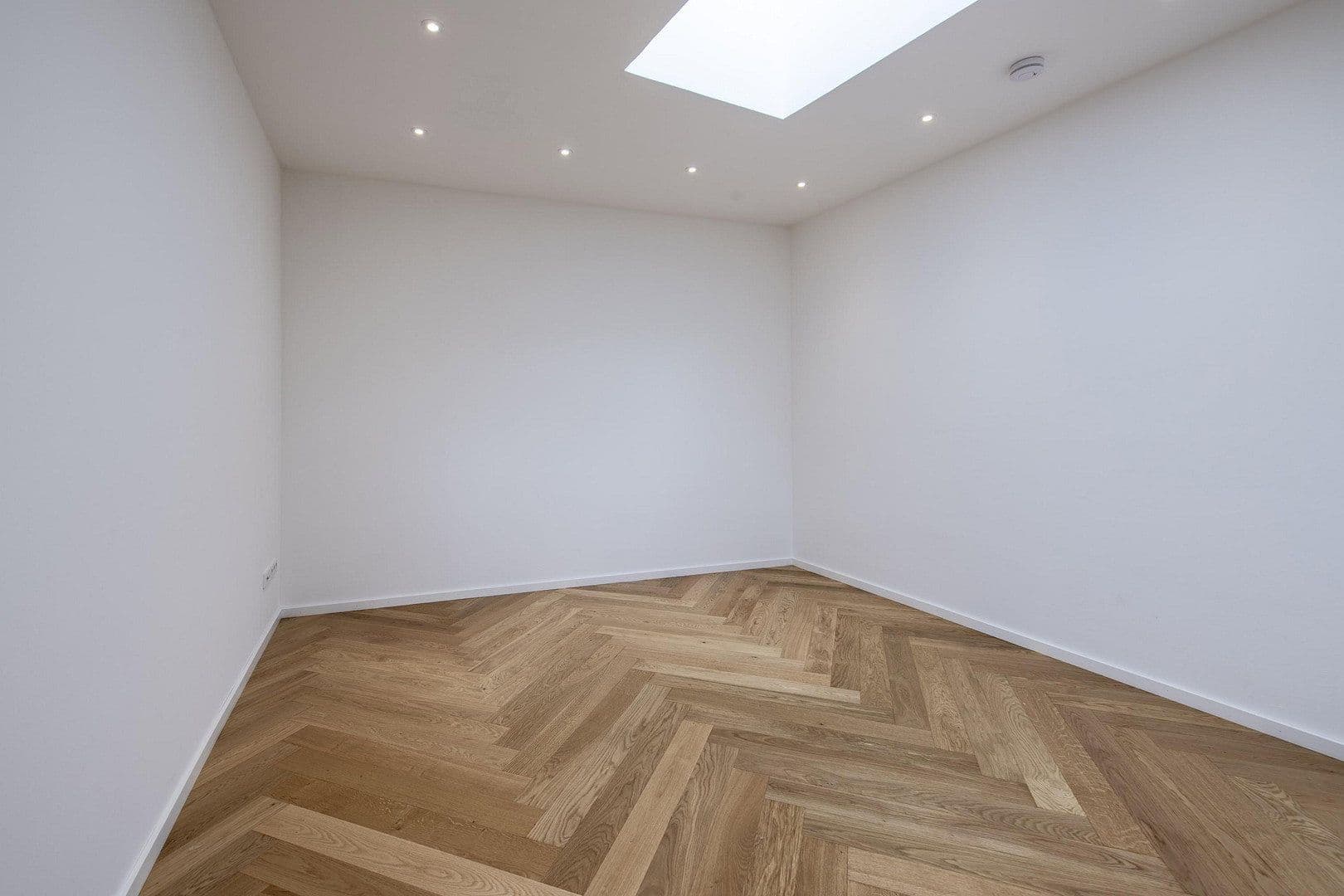 Prenájom bytu 4-izbový 159 m², Kaiserstraße 2, Rosenheim, Bavorsko Prenájom bytu 4-izbový 159 m², Kaiserstraße 2, Rosenheim, Bavorsko