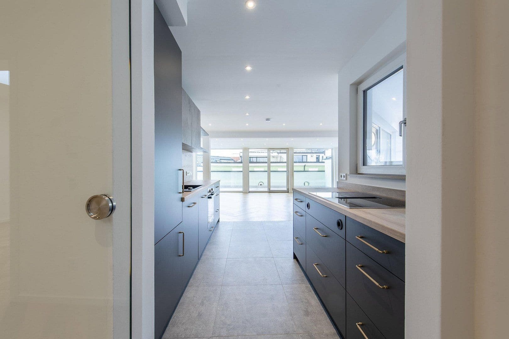 Prenájom bytu 4-izbový 159 m², Kaiserstraße 2, Rosenheim, Bavorsko Prenájom bytu 4-izbový 159 m², Kaiserstraße 2, Rosenheim, Bavorsko