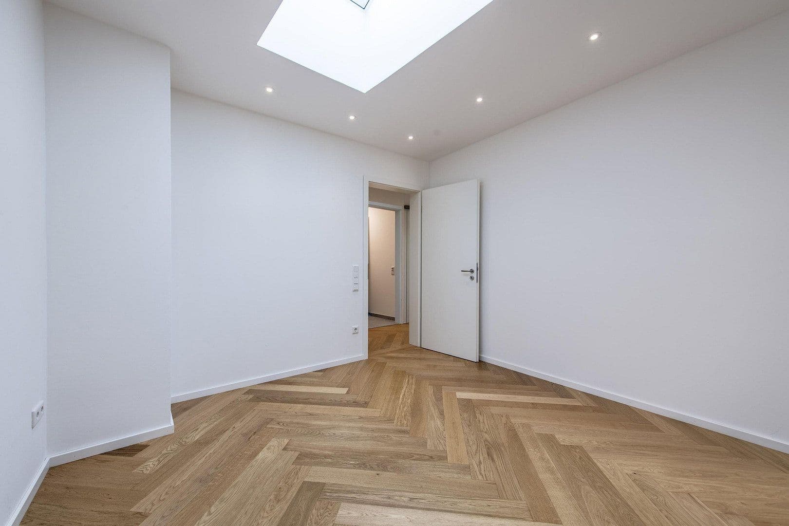 Prenájom bytu 4-izbový 159 m², Kaiserstraße 2, Rosenheim, Bavorsko Prenájom bytu 4-izbový 159 m², Kaiserstraße 2, Rosenheim, Bavorsko
