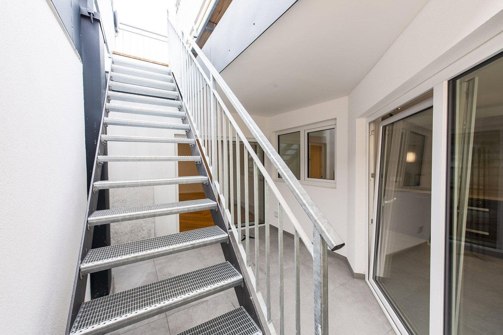 Prenájom bytu 4-izbový 159 m², Kaiserstraße 2, Rosenheim, Bavorsko Prenájom bytu 4-izbový 159 m², Kaiserstraße 2, Rosenheim, Bavorsko