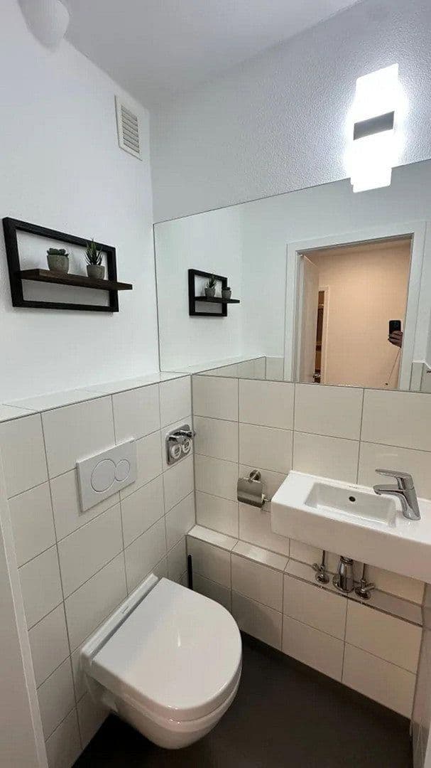 Prenájom bytu 2-izbový 43 m², Stuttgart, Bádensko-Wurttembersko Prenájom bytu 2-izbový 43 m², Stuttgart, Bádensko-Wurttembersko