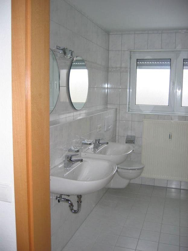 Prenájom bytu 5-izbový 120 m², Sindelfingen, Bádensko-Wurttembersko Prenájom bytu 5-izbový 120 m², Sindelfingen, Bádensko-Wurttembersko