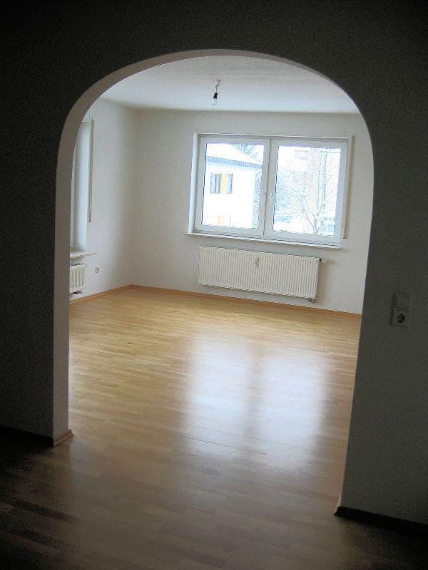 Prenájom bytu 5-izbový 120 m², Sindelfingen, Bádensko-Wurttembersko Prenájom bytu 5-izbový 120 m², Sindelfingen, Bádensko-Wurttembersko