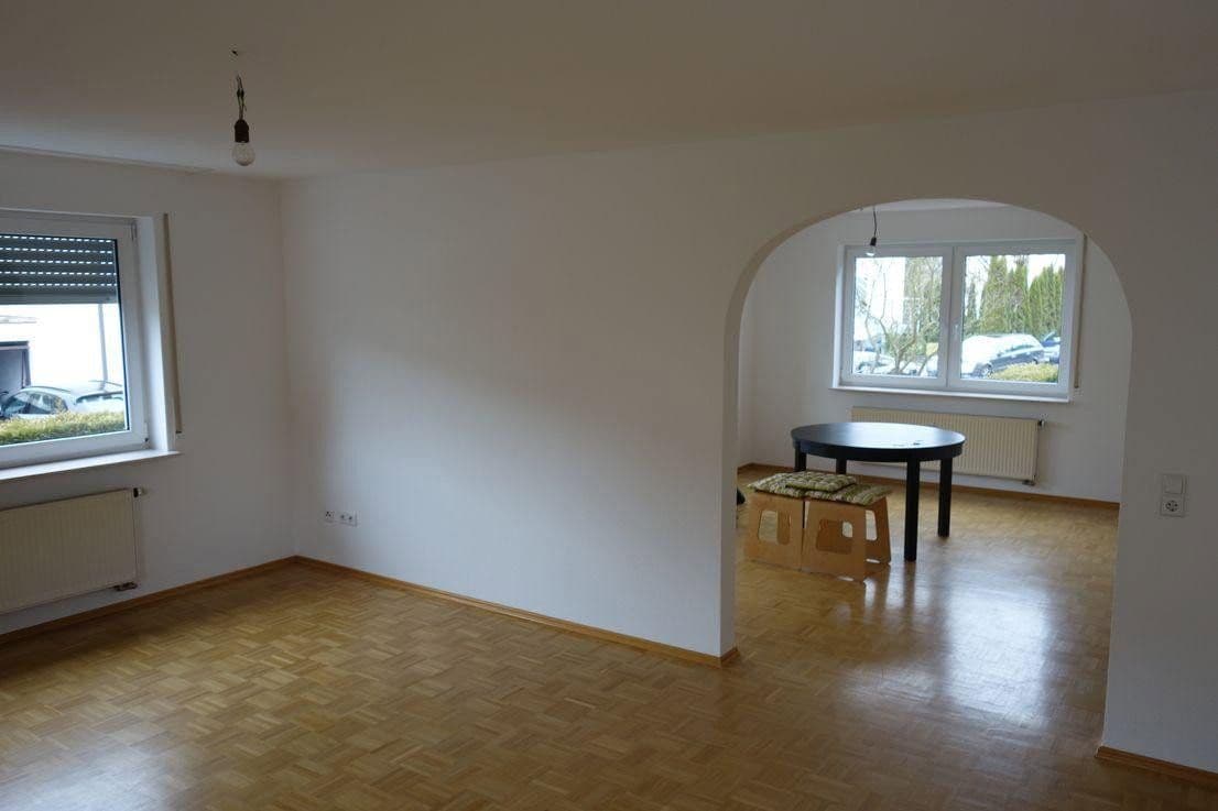 Prenájom bytu 5-izbový 120 m², Sindelfingen, Bádensko-Wurttembersko Prenájom bytu 5-izbový 120 m², Sindelfingen, Bádensko-Wurttembersko