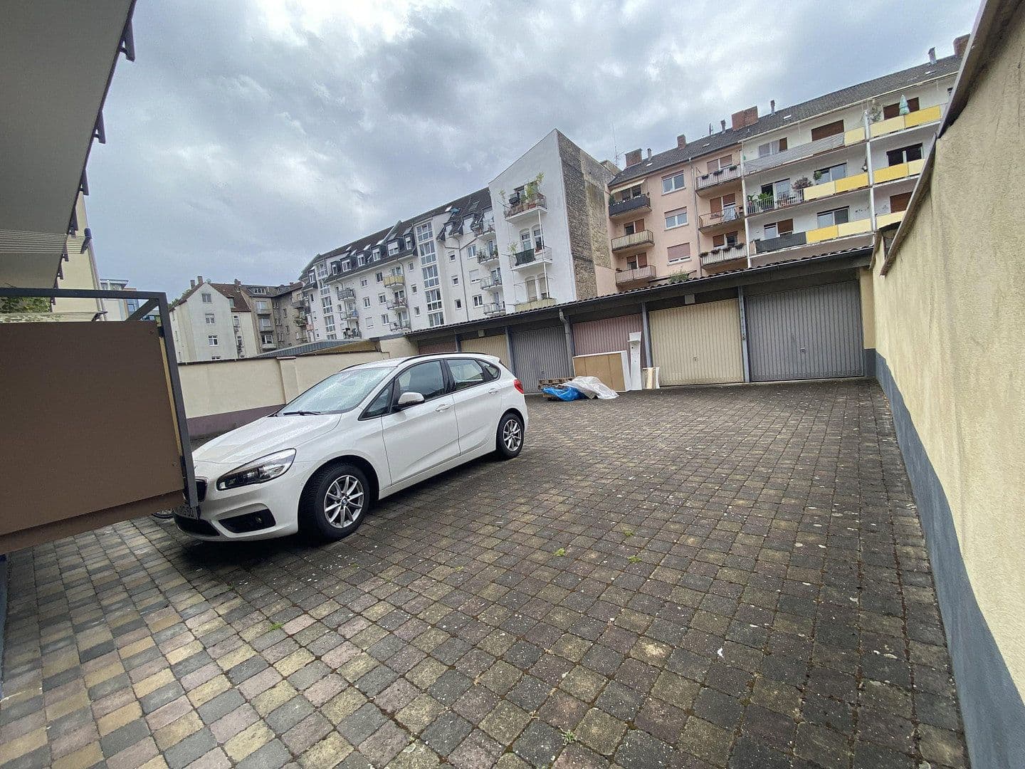 Prenájom bytu 4-izbový 100 m², Bellenstrasse 68, Mannheim, Bádensko-Wurttembersko Prenájom bytu 4-izbový 100 m², Bellenstrasse 68, Mannheim, Bádensko-Wurttembersko