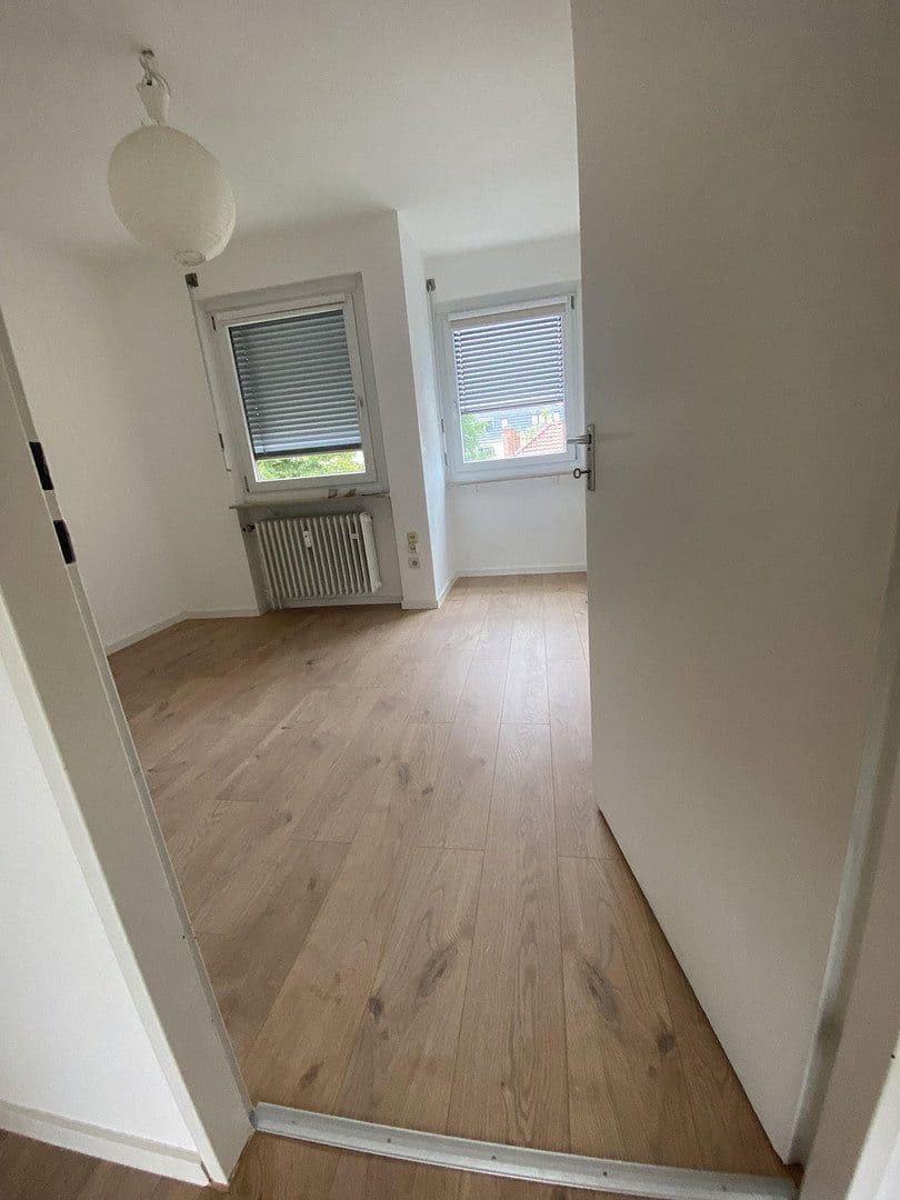 Prenájom bytu 4-izbový 100 m², Bellenstrasse 68, Mannheim, Bádensko-Wurttembersko Prenájom bytu 4-izbový 100 m², Bellenstrasse 68, Mannheim, Bádensko-Wurttembersko