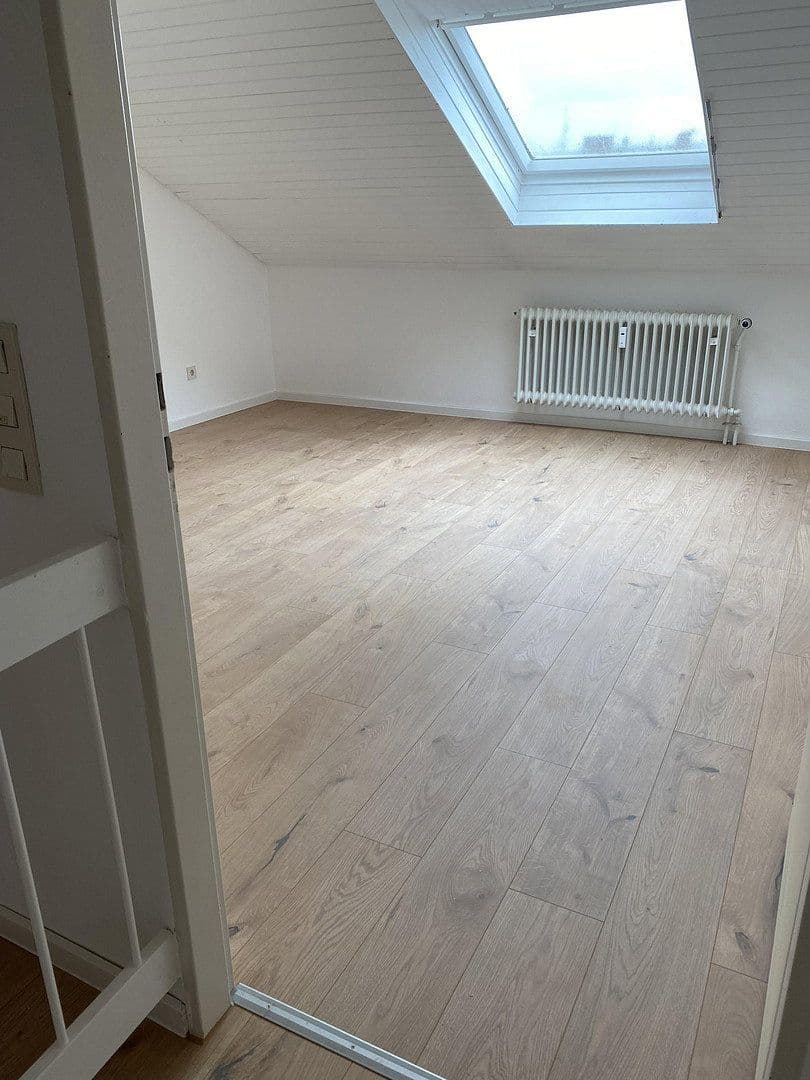 Prenájom bytu 4-izbový 100 m², Bellenstrasse 68, Mannheim, Bádensko-Wurttembersko Prenájom bytu 4-izbový 100 m², Bellenstrasse 68, Mannheim, Bádensko-Wurttembersko