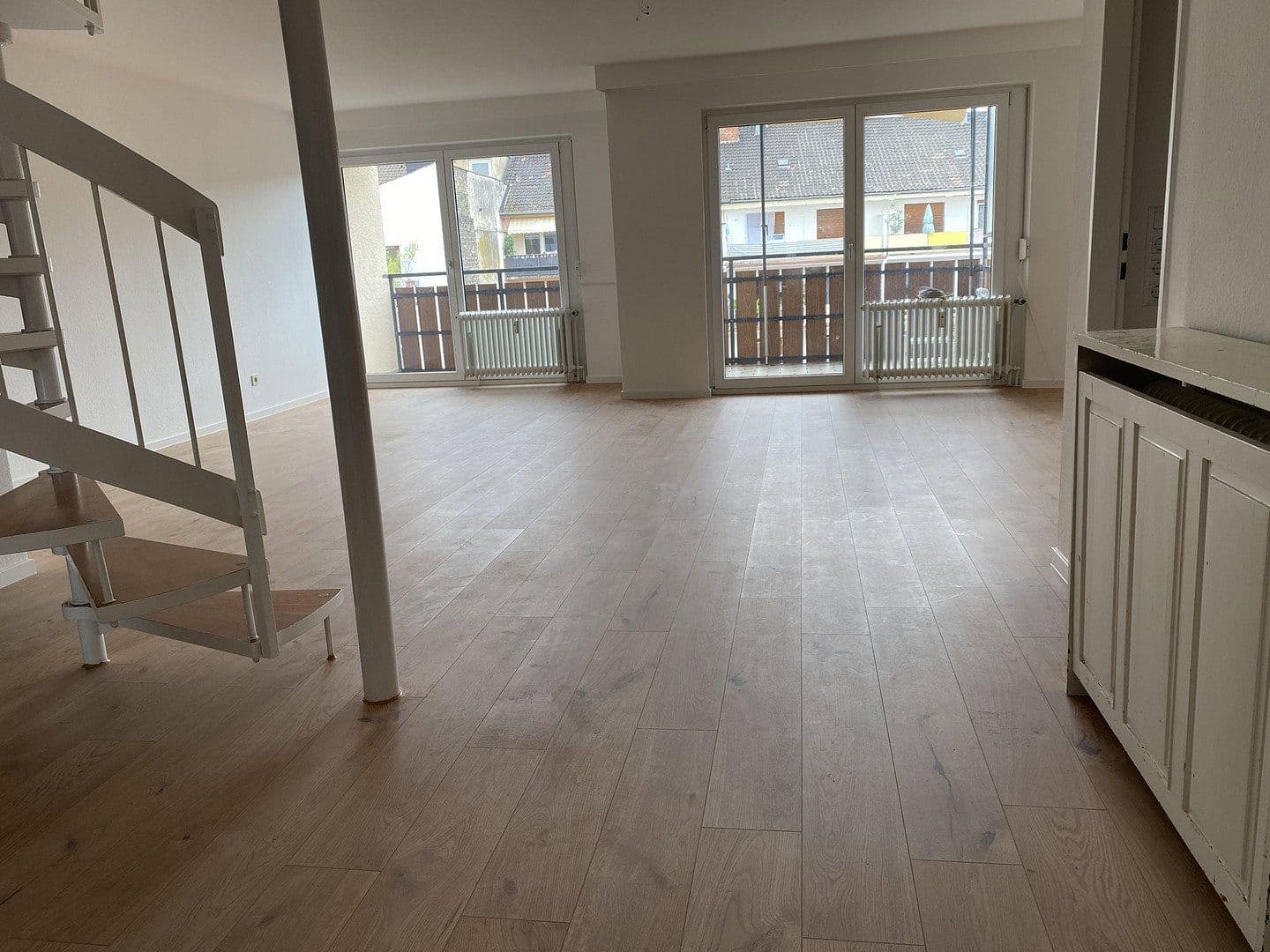 Prenájom bytu 4-izbový 100 m², Bellenstrasse 68, Mannheim, Bádensko-Wurttembersko Prenájom bytu 4-izbový 100 m², Bellenstrasse 68, Mannheim, Bádensko-Wurttembersko