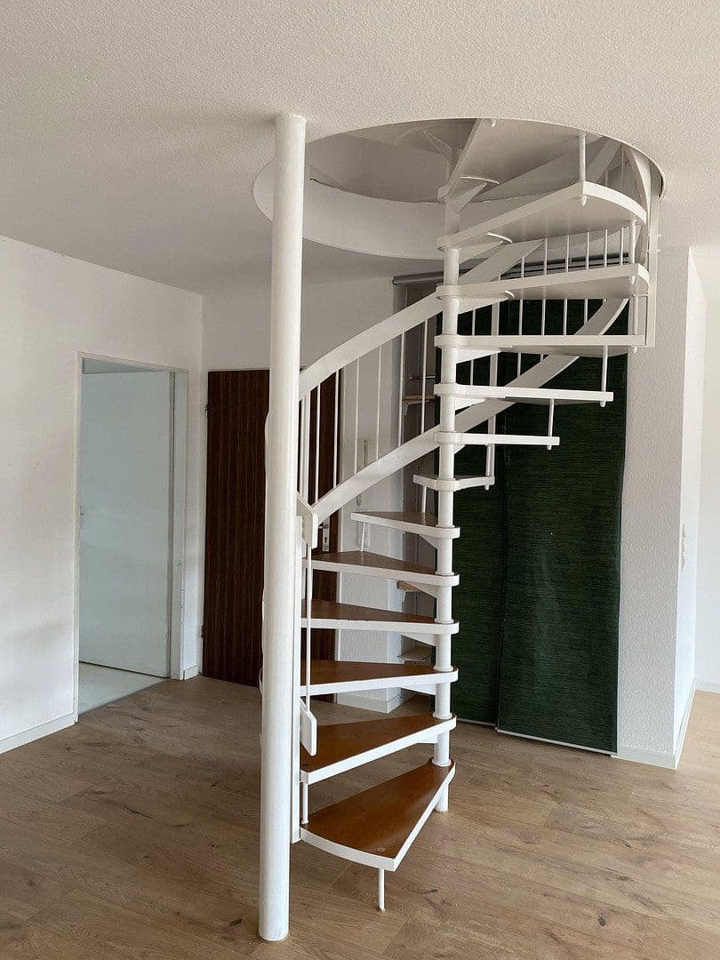 Prenájom bytu 4-izbový 100 m², Bellenstrasse 68, Mannheim, Bádensko-Wurttembersko Prenájom bytu 4-izbový 100 m², Bellenstrasse 68, Mannheim, Bádensko-Wurttembersko