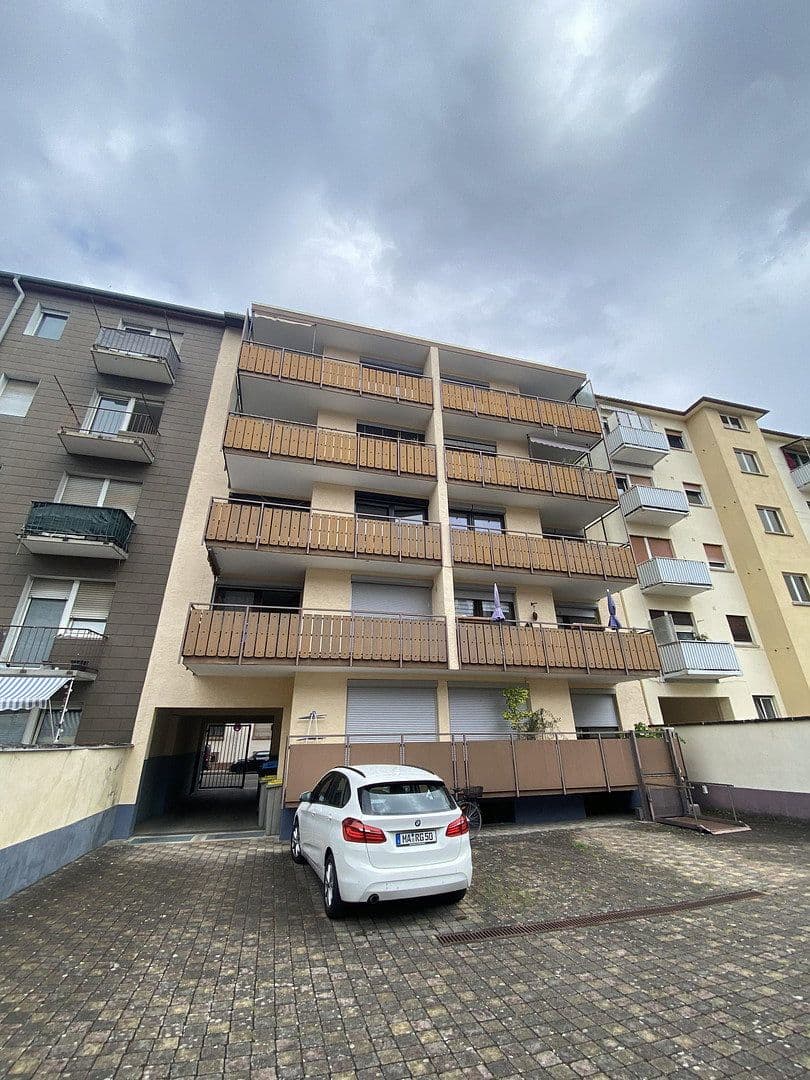Prenájom bytu 4-izbový 100 m², Bellenstrasse 68, Mannheim, Bádensko-Wurttembersko Prenájom bytu 4-izbový 100 m², Bellenstrasse 68, Mannheim, Bádensko-Wurttembersko
