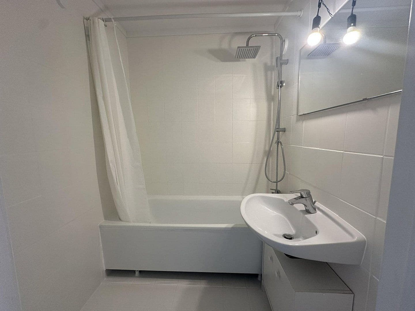 Prenájom bytu 3-izbový 83 m², Buchenhöhe 3, Kerpen, Severné Porýnie - Westfálsko Prenájom bytu 3-izbový 83 m², Buchenhöhe 3, Kerpen, Severné Porýnie - Westfálsko