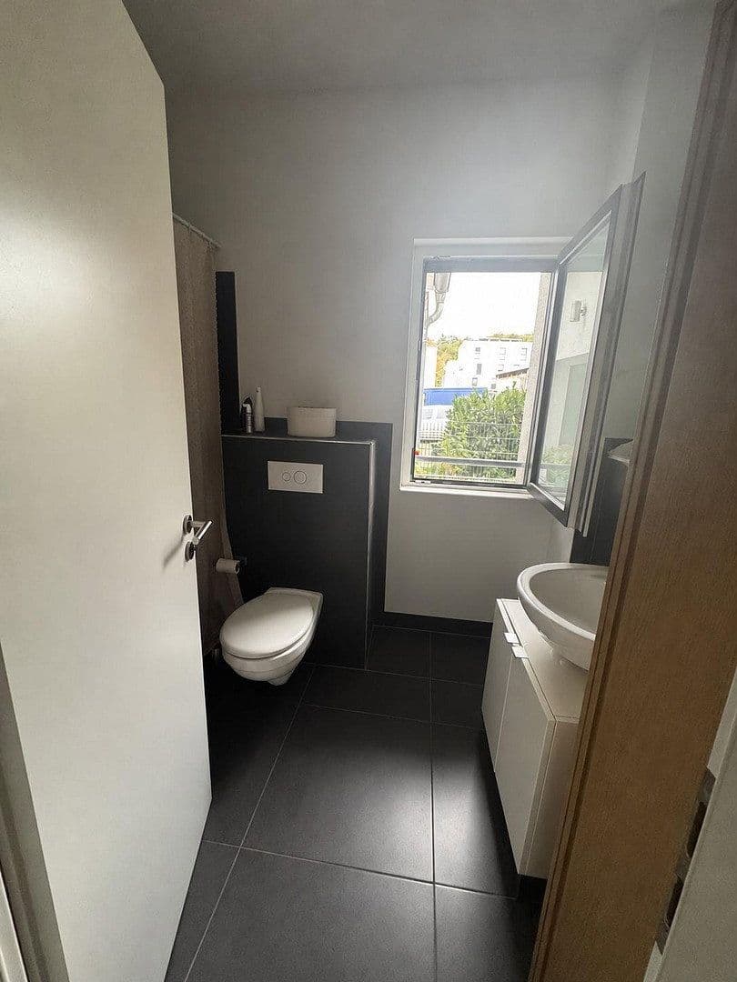 Prenájom bytu 2-izbový 64 m², Oberursel (Taunus), Hesensko Prenájom bytu 2-izbový 64 m², Oberursel (Taunus), Hesensko