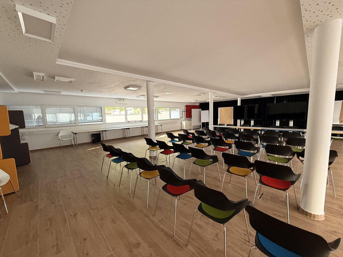 Prenájom kancelárie 613 m², Schülzchenstr.8-10, Bad Neuenahr-Ahrweiler, Porýnie-Falcko Prenájom kancelárie 613 m², Schülzchenstr.8-10, Bad Neuenahr-Ahrweiler, Porýnie-Falcko