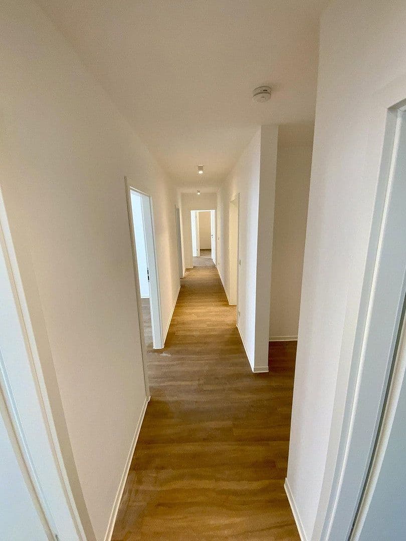 Prenájom bytu 4-izbový 137 m², Demmeringstr. 9, Leipzig, Sasko Prenájom bytu 4-izbový 137 m², Demmeringstr. 9, Leipzig, Sasko