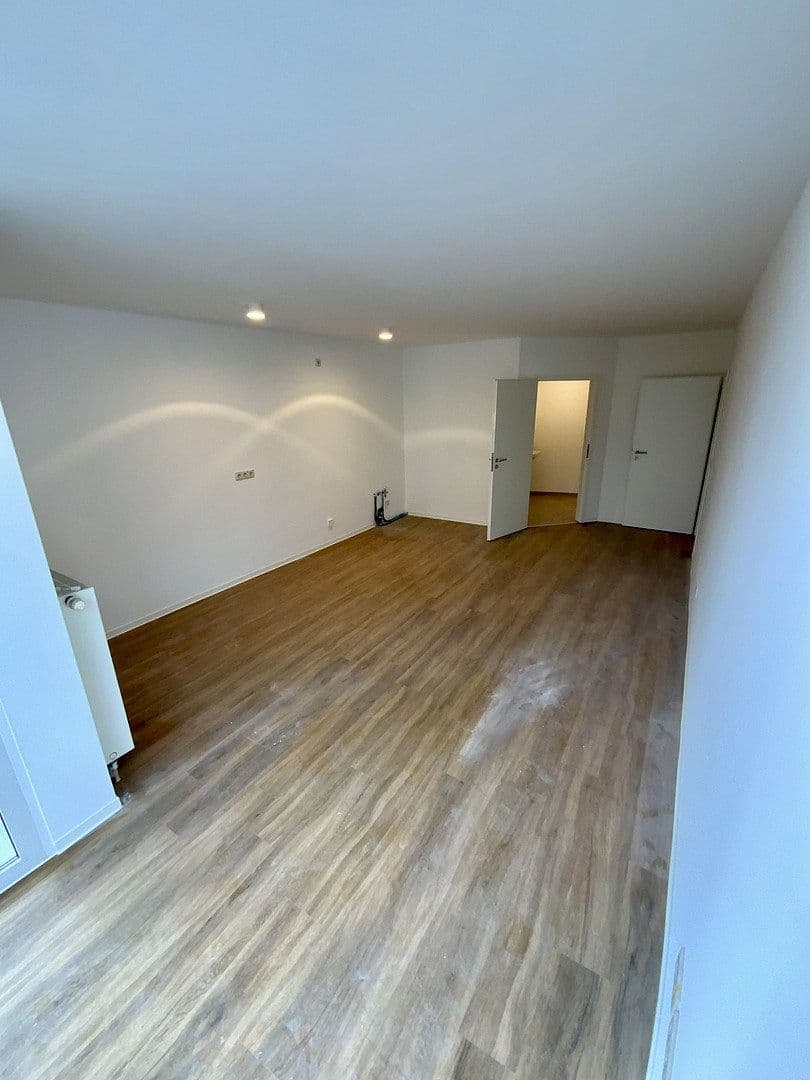 Prenájom bytu 4-izbový 137 m², Demmeringstr. 9, Leipzig, Sasko Prenájom bytu 4-izbový 137 m², Demmeringstr. 9, Leipzig, Sasko