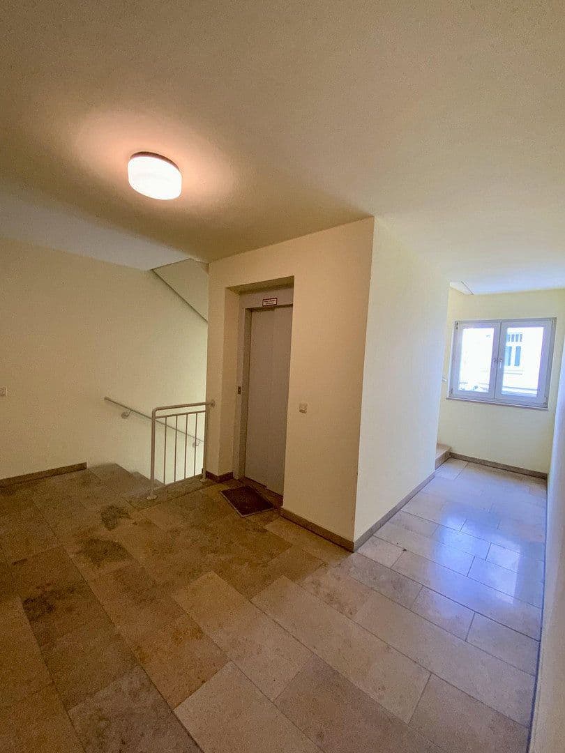 Prenájom bytu 4-izbový 137 m², Demmeringstr. 9, Leipzig, Sasko Prenájom bytu 4-izbový 137 m², Demmeringstr. 9, Leipzig, Sasko