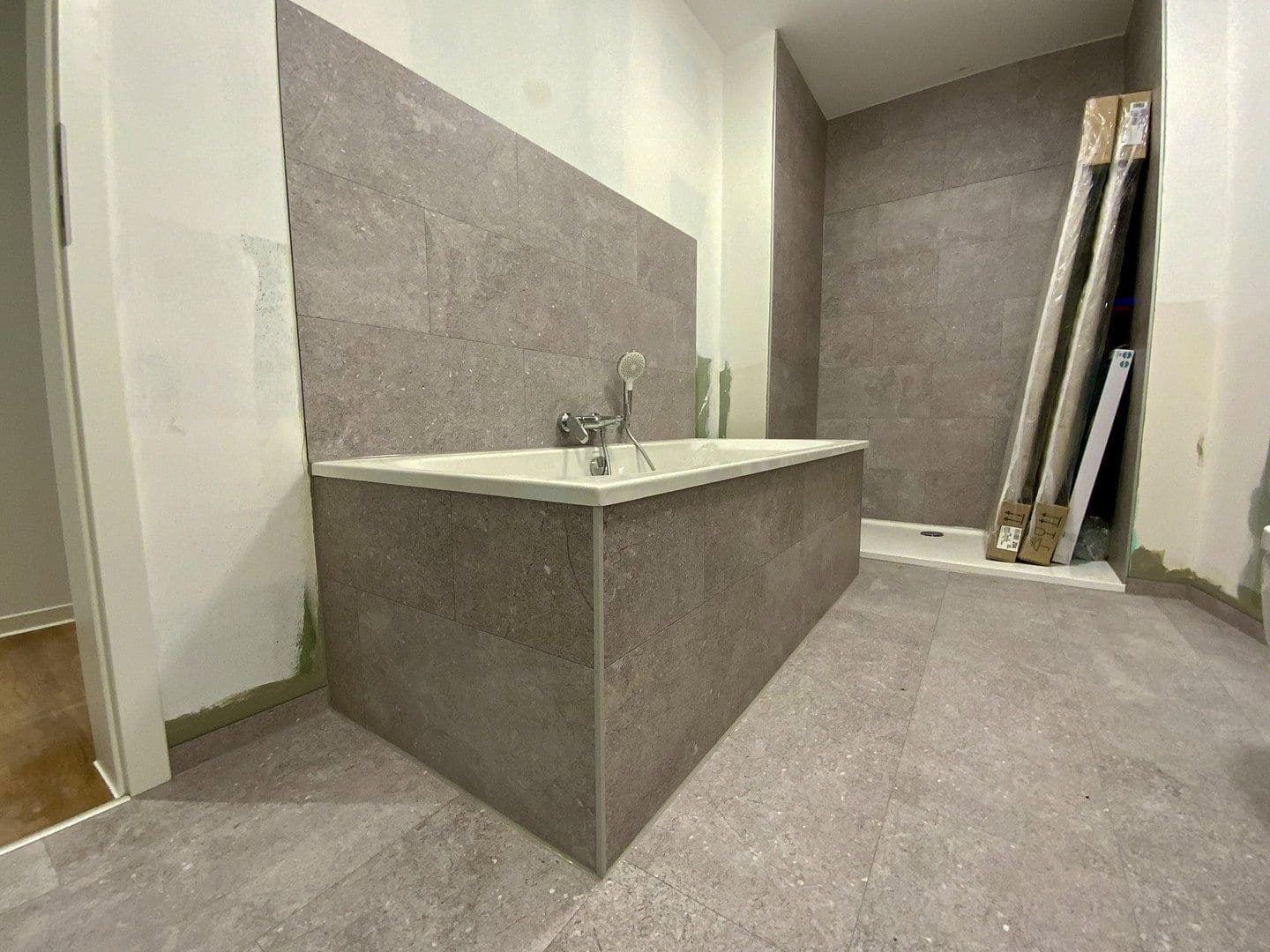 Prenájom bytu 4-izbový 137 m², Demmeringstr. 9, Leipzig, Sasko Prenájom bytu 4-izbový 137 m², Demmeringstr. 9, Leipzig, Sasko