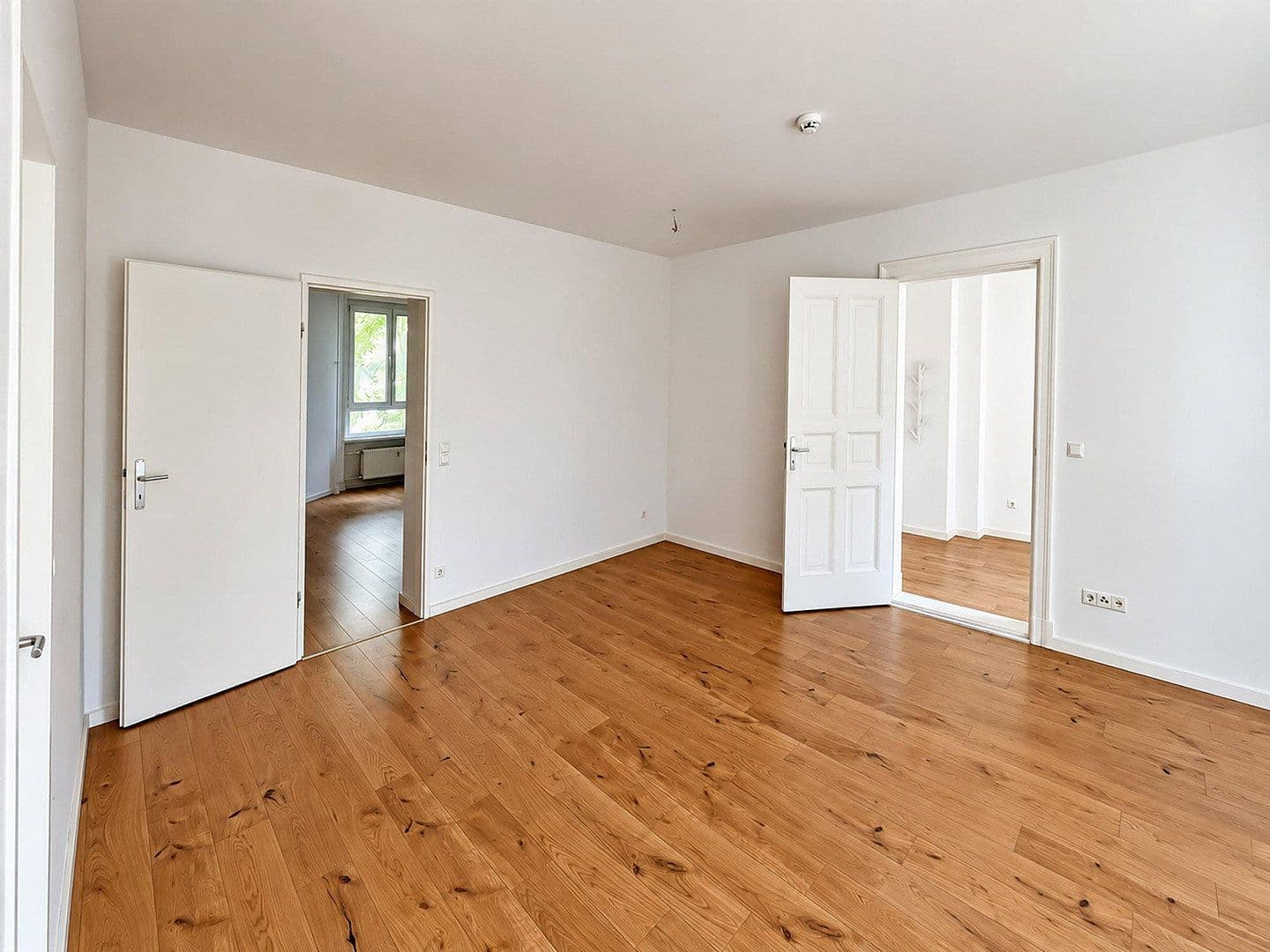 Predaj bytu 2-izbový 84 m², Berlin, Berlín Predaj bytu 2-izbový 84 m², Berlin, Berlín