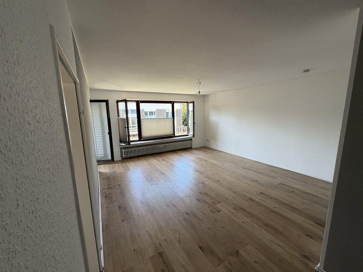 Prenájom bytu 3-izbový 76 m², Lerchenweg 49, Duisburg, Severné Porýnie - Westfálsko Prenájom bytu 3-izbový 76 m², Lerchenweg 49, Duisburg, Severné Porýnie - Westfálsko