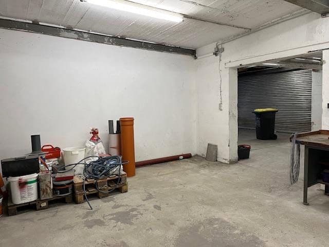 Prenájom nebytového priestoru 110 m², Bielefeld, Severné Porýnie - Westfálsko Prenájom nebytového priestoru 110 m², Bielefeld, Severné Porýnie - Westfálsko