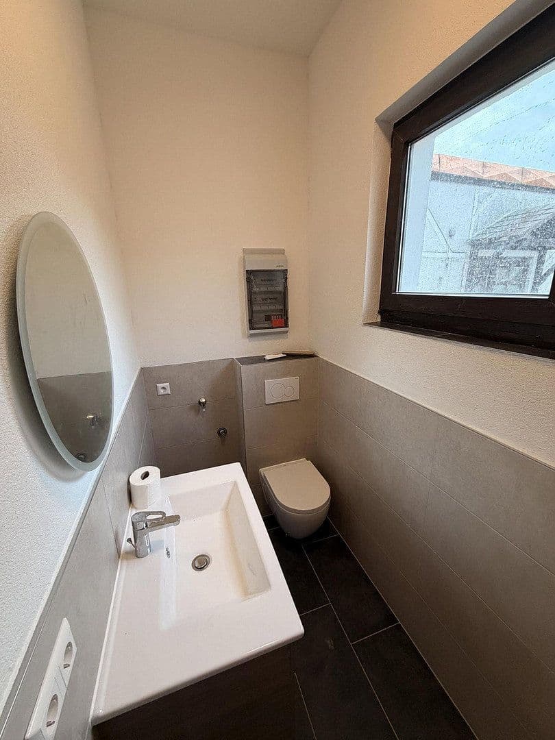 Prenájom bytu 3-izbový 65 m², Weinstraße 43, Ranschbach, Porýnie-Falcko Prenájom bytu 3-izbový 65 m², Weinstraße 43, Ranschbach, Porýnie-Falcko