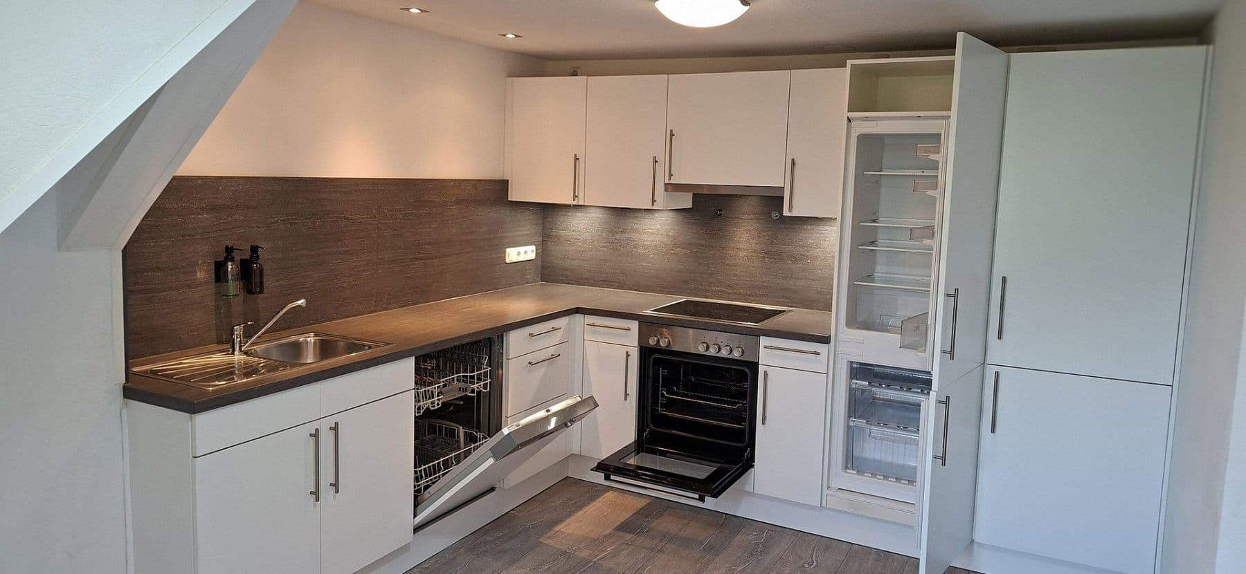 Prenájom bytu 3-izbový 86 m², Itzehoe, Šlezvicko-Holštajnsko Prenájom bytu 3-izbový 86 m², Itzehoe, Šlezvicko-Holštajnsko