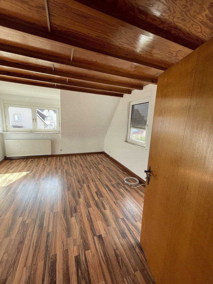 Prenájom domu 180 m², pozemok 590 m², Erbach, Bádensko-Wurttembersko Prenájom domu 180 m², pozemok 590 m², Erbach, Bádensko-Wurttembersko