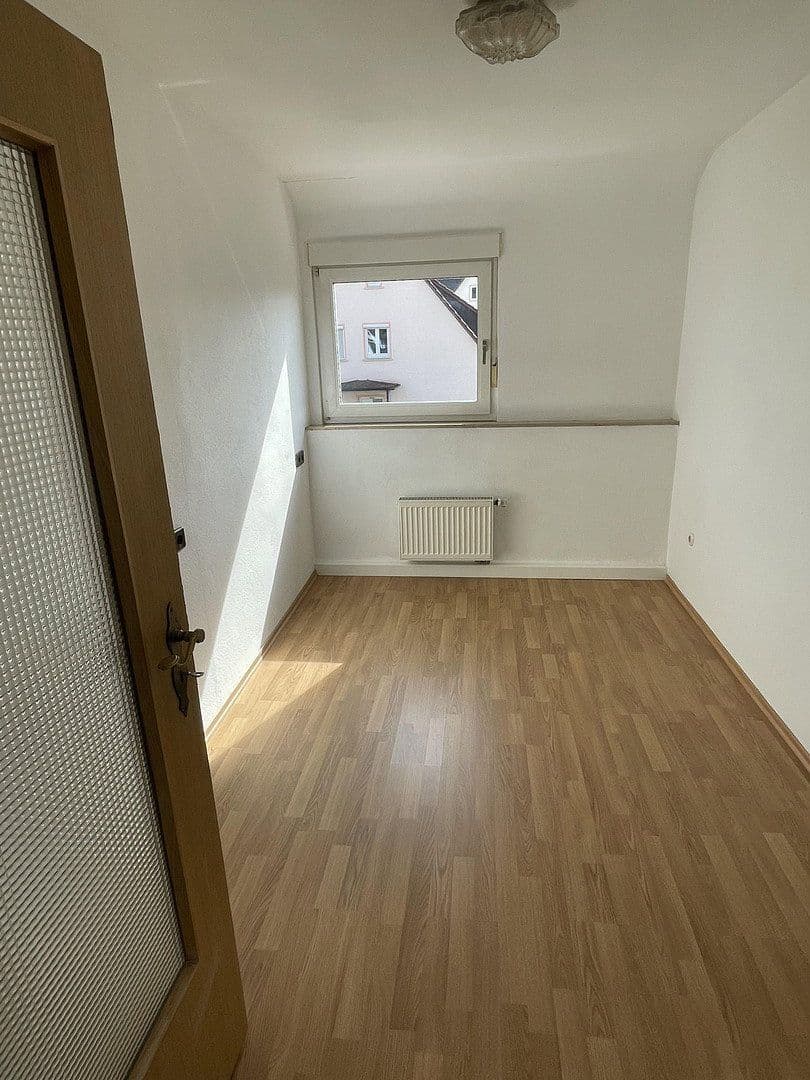 Prenájom domu 180 m², pozemok 590 m², Erbach, Bádensko-Wurttembersko Prenájom domu 180 m², pozemok 590 m², Erbach, Bádensko-Wurttembersko
