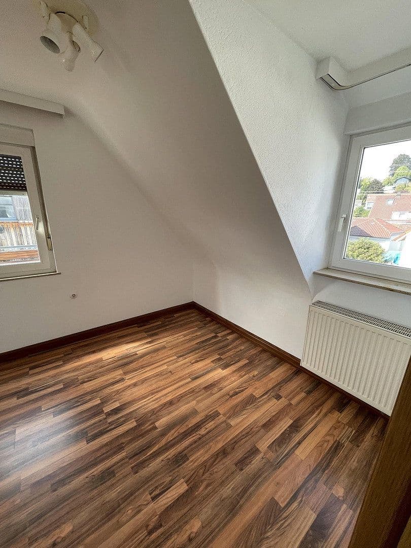 Prenájom domu 180 m², pozemok 590 m², Erbach, Bádensko-Wurttembersko Prenájom domu 180 m², pozemok 590 m², Erbach, Bádensko-Wurttembersko
