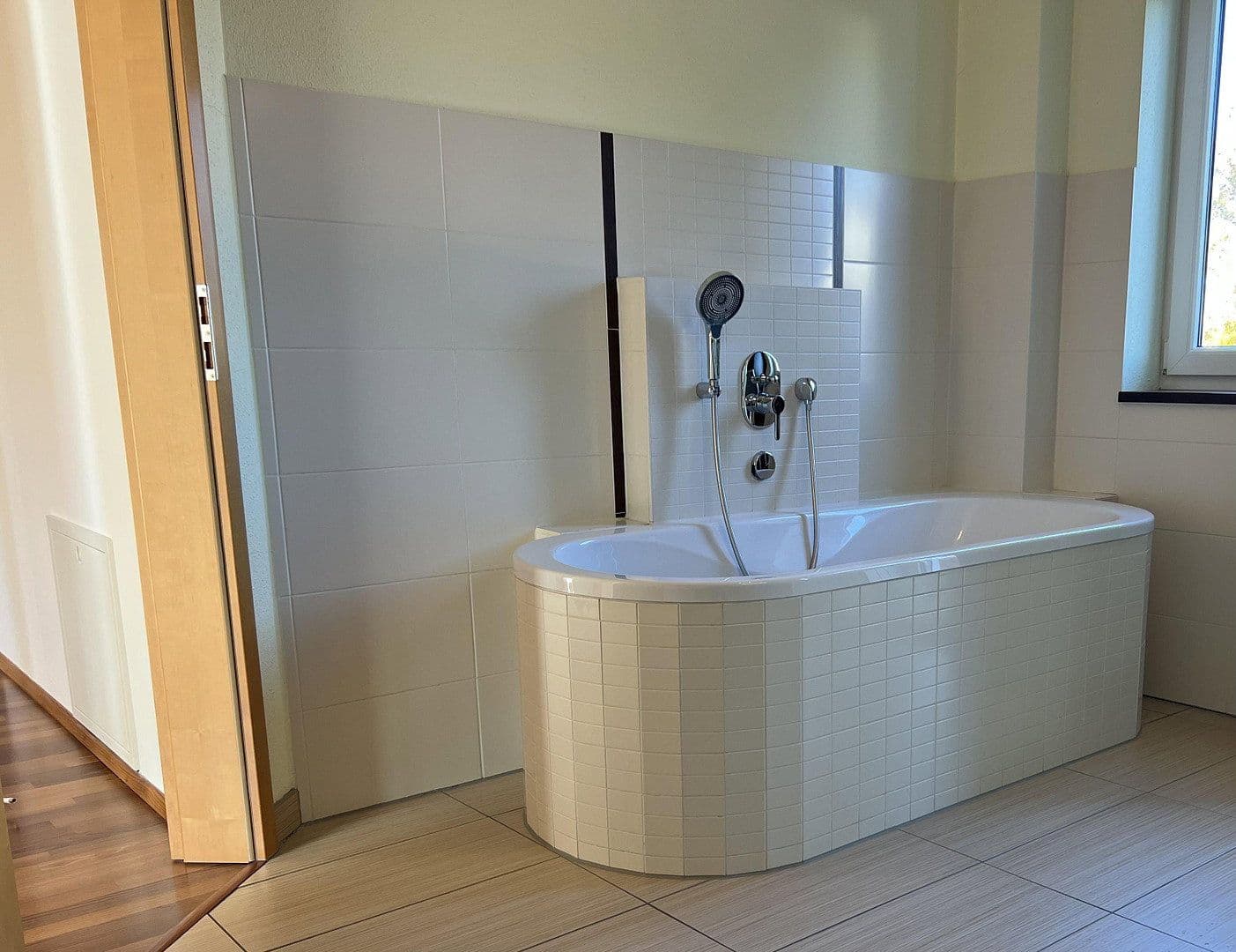 Predaj domu 195 m², pozemok 715 m², Moosinning, Bavorsko Predaj domu 195 m², pozemok 715 m², Moosinning, Bavorsko